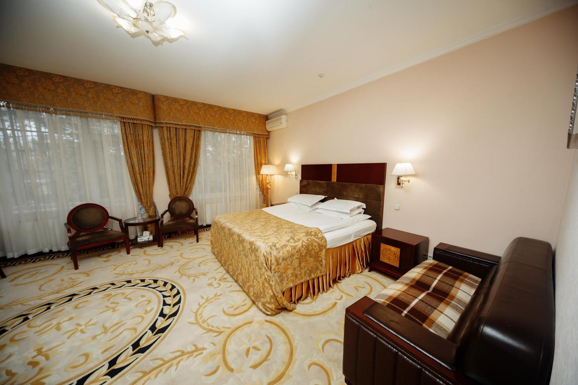 Hotel Royal Park Chisinau Eksteriør bilde